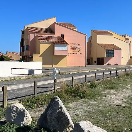 Bord De Pierre La Saint-Pierre-la-Mer (Aude)